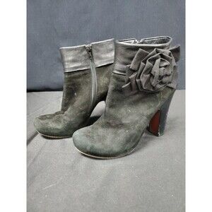 Chie Mahara Black Suede Flower Bootie Boots Shoes Leather Trim Size 38/ 7